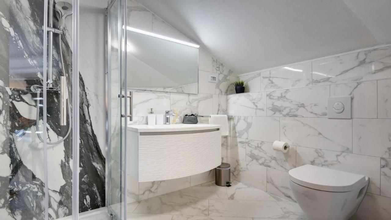 Exclusive Pula City Apartments Buitenkant foto