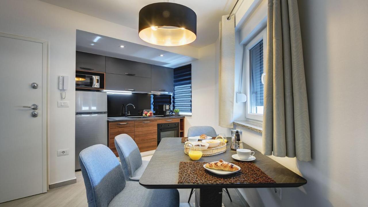 Exclusive Pula City Apartments Buitenkant foto