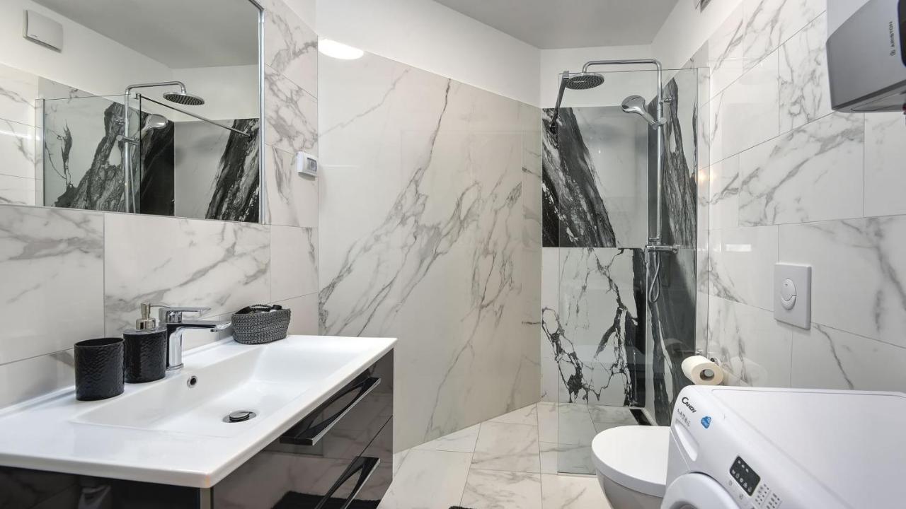 Exclusive Pula City Apartments Buitenkant foto