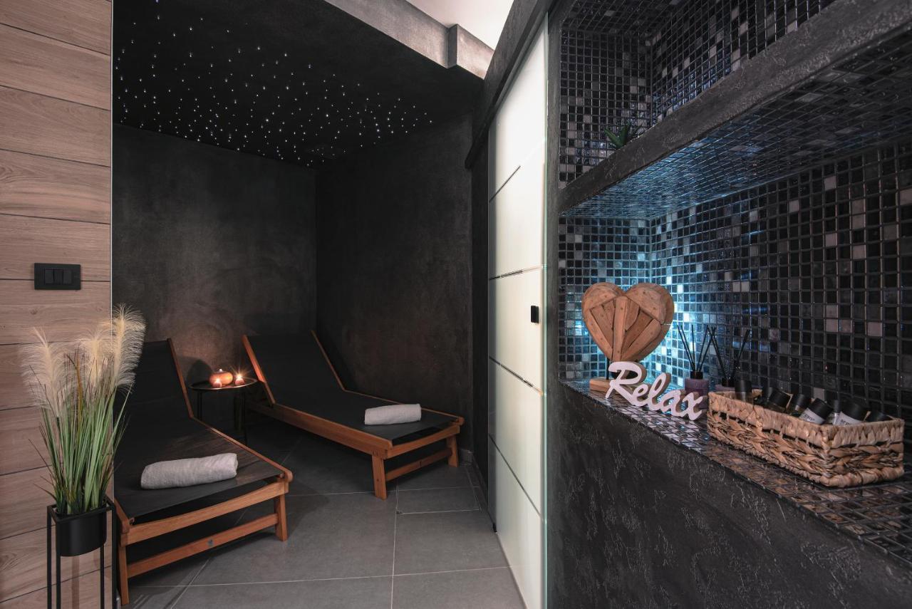 Exclusive Pula City Apartments Buitenkant foto